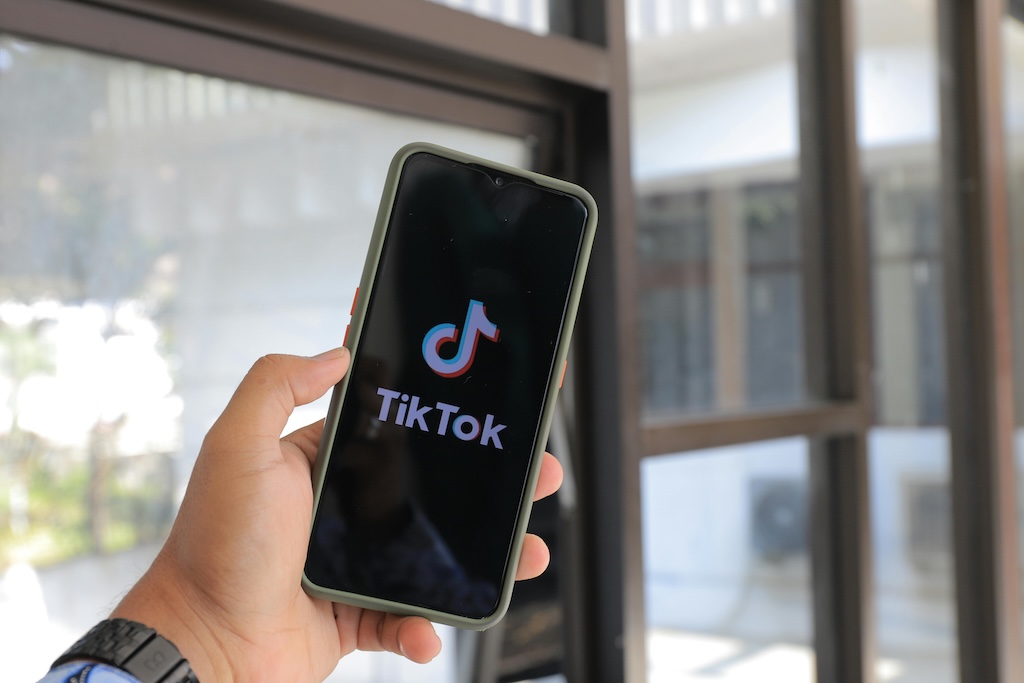 TikTok Shop international seller setup steps for 2026: LLC, EIN, bank account, fulfillment